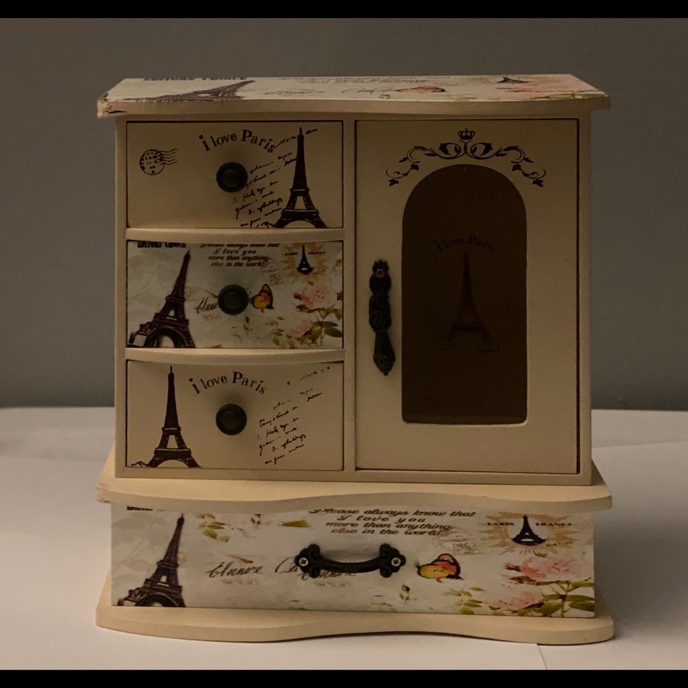 Brand new beautiful jewelry box for woman 🤩